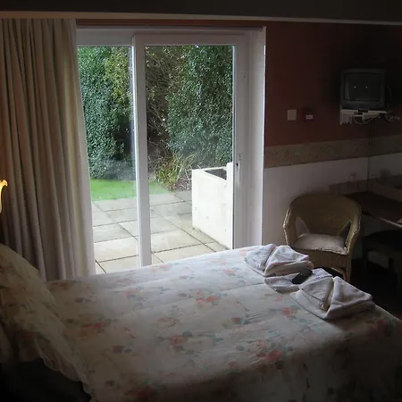 Priory Hotel 2*